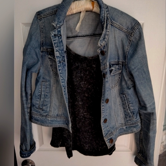 Vintage American Eagle Croppish denim jacket has adjustable band size Large - Picture 8 of 8